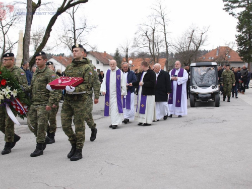 FOTO: Na Mirogoju sahranjen pukovnik Ante Pavlović