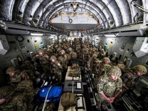 Stotine afganistanskih vojnika pobjegle vojnim zrakoplovima