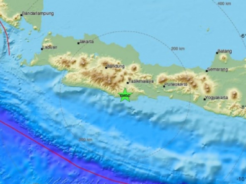 Indoneziju pogodio snažan potres, izdano upozorenje za tsunami