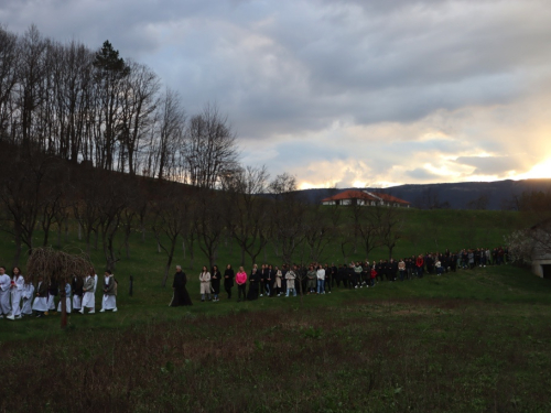 FOTO: Put križa kroz fratarski gaj na Šćitu