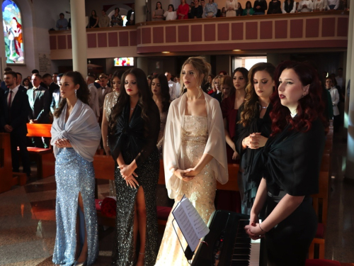 FOTO/VIDEO: Matura 2024. - Defile mladosti na ulicama Prozora