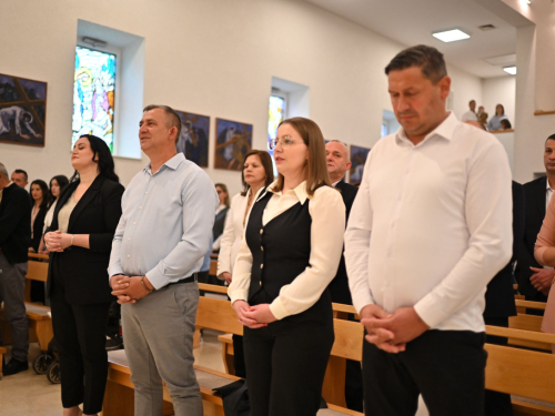 FOTO: Prva pričest u župi Gračac