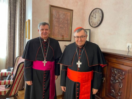 Nadbiskup Vukšić na čelu Crkve u BiH, Puljić otišao u mirovinu