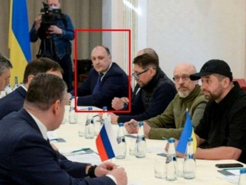U Kijevu ubijen ukrajinski pregovarač, odavao je tajne Rusima