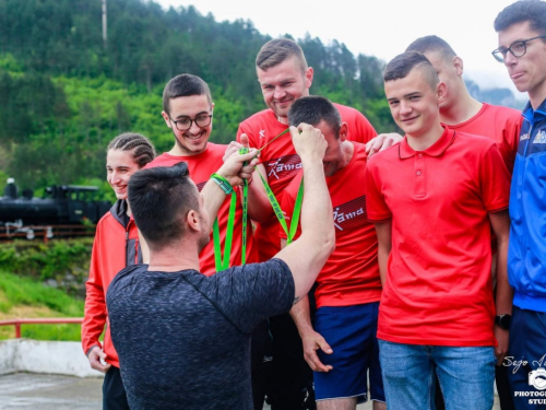 FOTO: ''Rama u srcu'' osvojila prvo i drugo mjesto u muškoj štafeti polumaratona u Jablanici