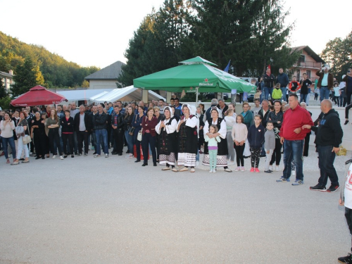 FOTO/VIDEO: Prvi susret iseljenih Uzdoljana i Dan 3. bojne brigade Rama i branitelja Uzdola