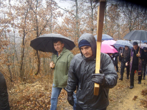 FOTO: Put križa na uzdolsku kalvariju - brdo Gradac