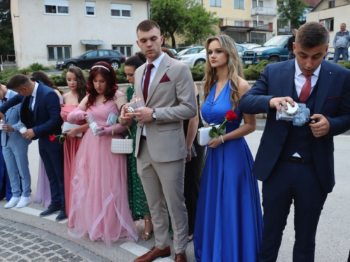 FOTO/VIDEO: Matura 2023. - Defile mladosti na ulicama Prozora