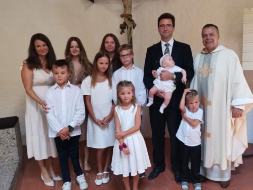 Duvnjaci u Njemačkoj krstili osmo dijete