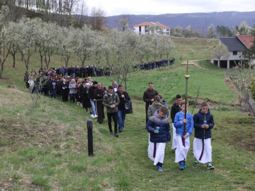 FOTO: Put križa kroz fratarski gaj na Šćitu