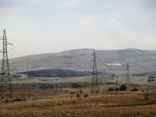 FOTO/VIDEO: Požar od Baljaka prema putu za Ramu