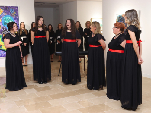 FOTO: Svečano otvorena Galerija Franjevačkog samostana Rama Šćit