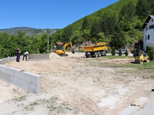 FOTO: Otpočeli radovi oko uređenja Gospinog trga