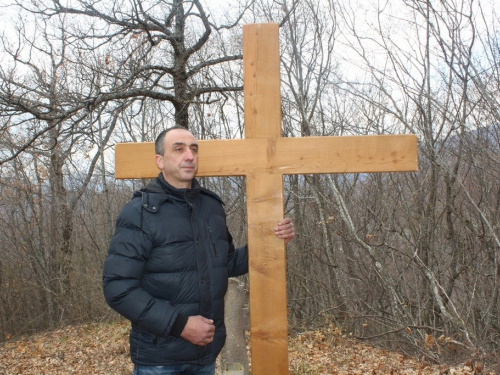 FOTO: Put križa na petu korizmenu nedjelju u župi Uzdol