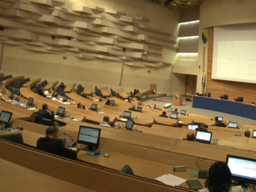 Zastupnički dom parlamenta BiH nakon mjeseci ucjenjivanja usvojio proračun za 2024.
