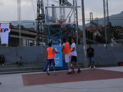 FOTO: Počeo turnir u uličnoj košarci "Streetball Rama 2016."