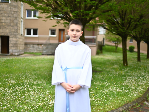FOTO: Prva pričest u župi Gračac