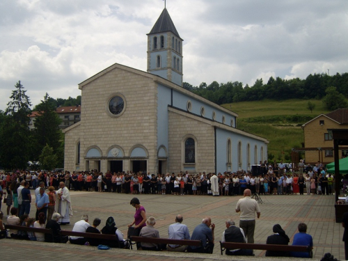 FOTO: Vanjska proslava patrona župe Prozor