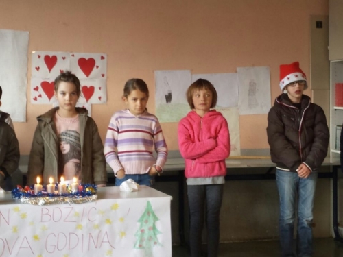 FOTO: Božićna priredba na Orašcu