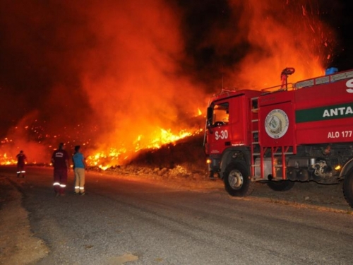 Požar guta jug Turske