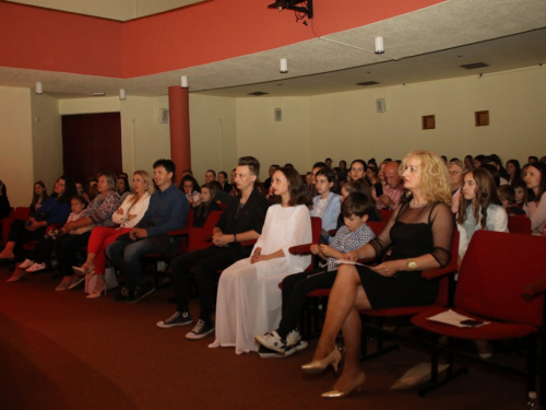 FOTO: ''Majci na dar'' - u Prozoru održan koncert klasične glazbe