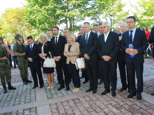 FOTO/VIDEO: Na Uzdolu obilježena 22. obljetnica stravičnog pokolja nad Hrvatima