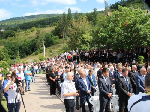 FOTO: Obilježena 26. obljetnica stradanja Hrvata na Uzdolu