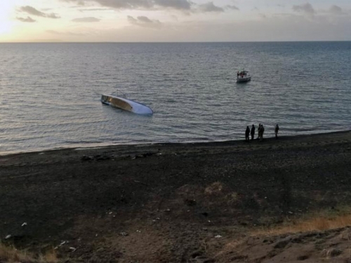 Prevnuo se brod sa 71 migrantom, utopilo se sedam osoba