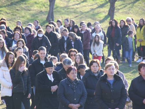 FOTO: Put križa kroz fratarski gaj na Šćitu