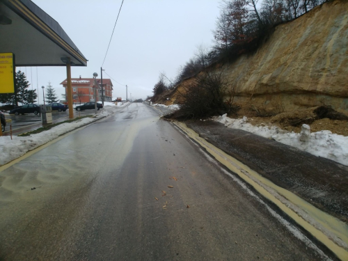 FOTO: Otapanje snijega u Rami donijelo brojne probleme