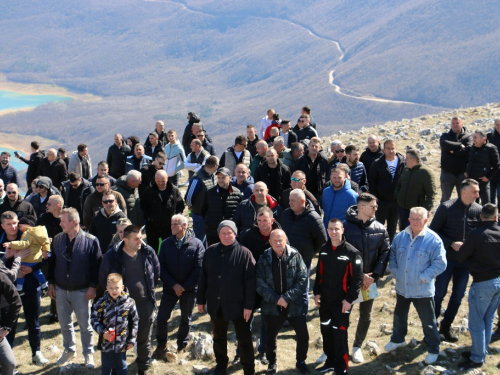 Mirno okupljanje na Zahumu: Ramci poručili – ''Ne damo svoje!''