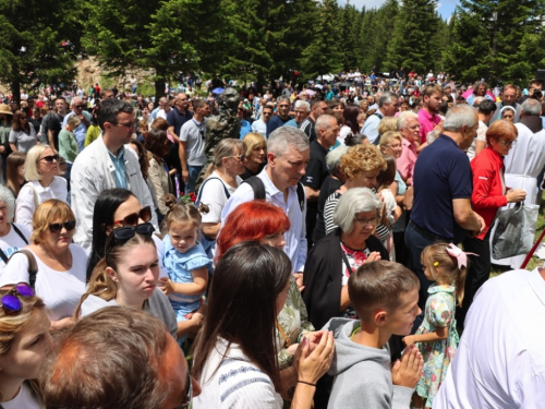 FOTO/VIDEO: Tisuće vjernika na Kedžari proslavilo 'Divin dan'