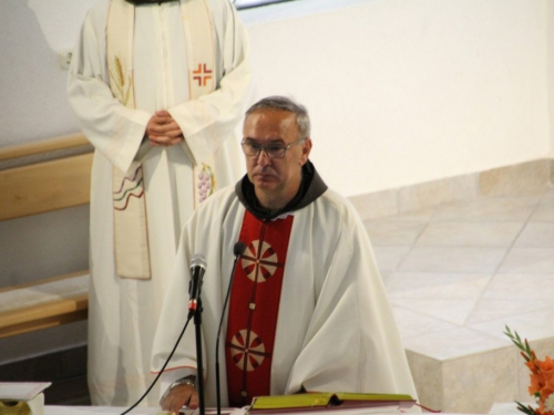 Foto: Vanjska proslava sv. Ane u Podboru