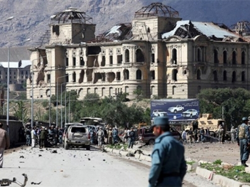 U golemoj eksploziji u diplomatskoj četvrti u Kabulu 60 mrtvih