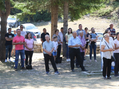 FOTO: Na Vranu služena sv. misa za poginule duvandžije