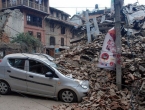 Potraga za preživjelima u Nepalu: Spasioci kopaju golim rukama