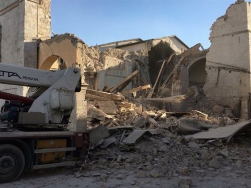 Novi potres pogodio središnju Italiju, srušena katedrala u mjestu Norcia