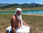 Neobičan turist iz Splita odmara na Ramskom jezeru