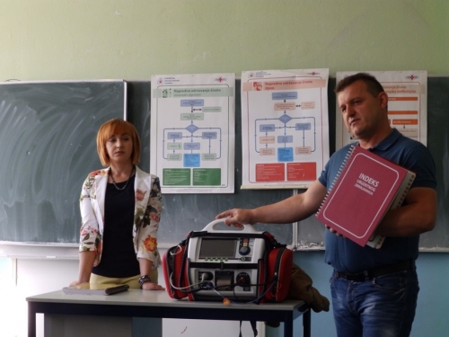 FOTO: Održana edukacija hitne medicinske pomoći u OŠ fra Jeronim Vladić Ripci