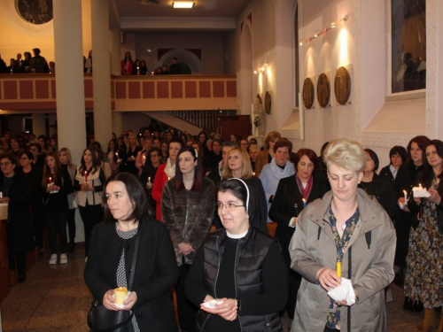 FOTO: Vazmeno bdijenje u župi Prozor