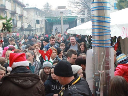 Predstavom 'Rodijaci' u izvedbi HNK Mostar svečano je zatvoren Treći Bugojanski božićni sajam