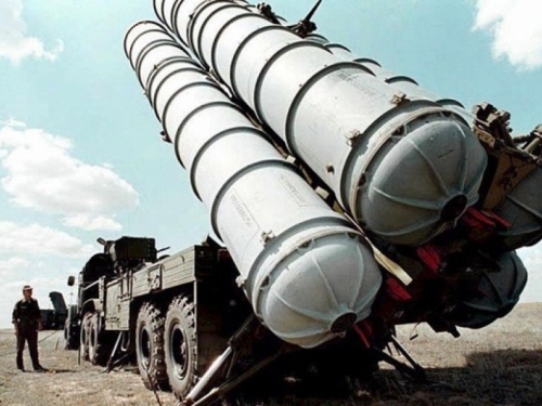 Moskva isporučila Teheranu protivraketni sistem s-300
