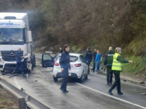 Detalji nesreće u Jablanici: Stradali muškarac bio je suvozač u autu kojim je upravljao njegov brat