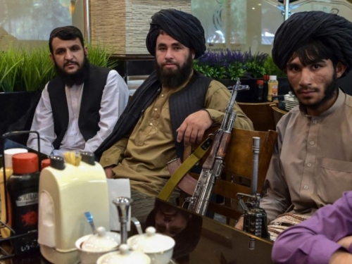 Talibani: Zapadnjaci se ne bi trebali miješati u zbivanja u našoj zemlji