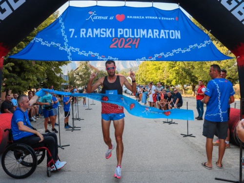 FOTO: 7. Ramski polumaraton - oboren rekord staze