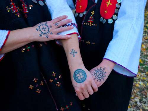 FOTO: Večer folklora u Domu kulture: Susret tradicije, glazbe i zajedništva