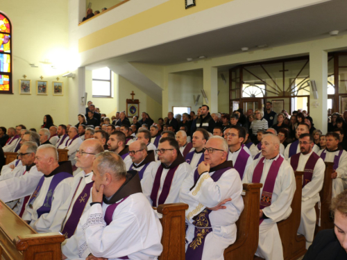 FOTO: Sahranjen fra Mario Radman, bivši župnik župe Rumboci