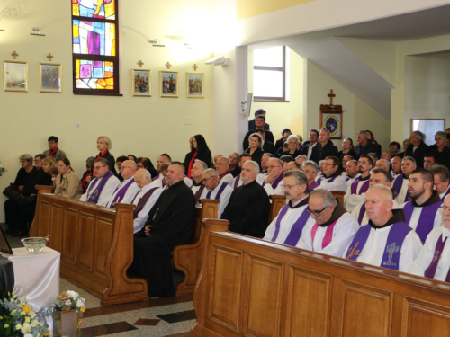 FOTO: Sahranjen fra Mario Radman, bivši župnik župe Rumboci