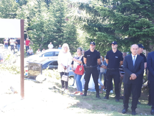 FOTO: Obilježena 27. obljetnica stradanja hrvatskih civila i branitelja na Stipića livadi