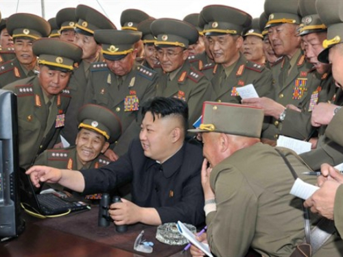 Sjeverna Koreja izvodi velike vojne vježbe bojevim streljivom